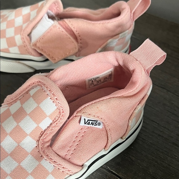 Vans Kids Slip-On Pink and White Checkered Sneakers Size 4 - Picture 3 of 7